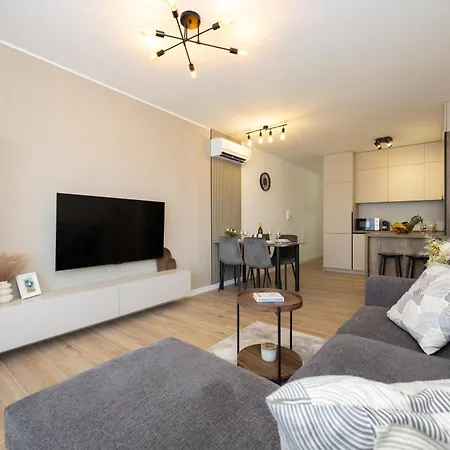 Genio New With Balcony & 2 Free Parking Spaces Τρογκίρ