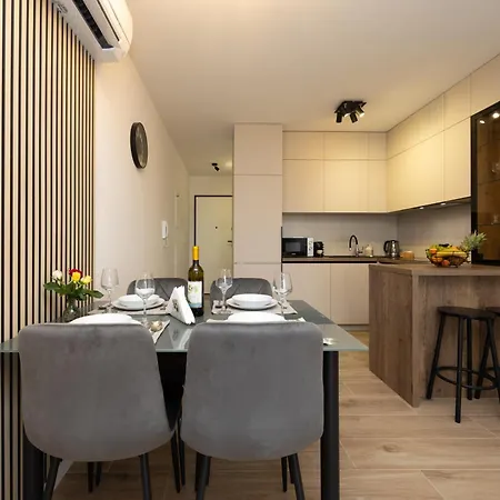 Genio New With Balcony & 2 Free Parking Spaces * Τρογκίρ