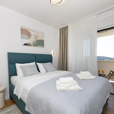 Genio New With Balcony & 2 Free Parking Spaces * Τρογκίρ