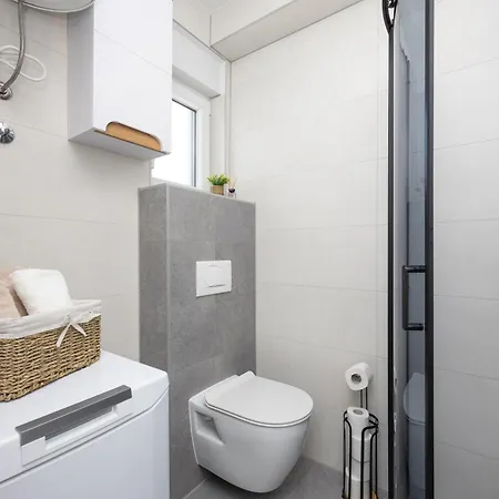 Genio New With Balcony & 2 Free Parking Spaces *