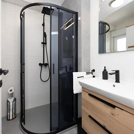 Genio New With Balcony & 2 Free Parking Spaces Διαμέρισμα