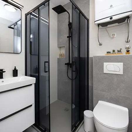 Genio New With Balcony & 2 Free Parking Spaces Τρογκίρ