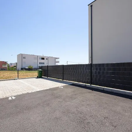 Genio New With Balcony & 2 Free Parking Spaces Διαμέρισμα *